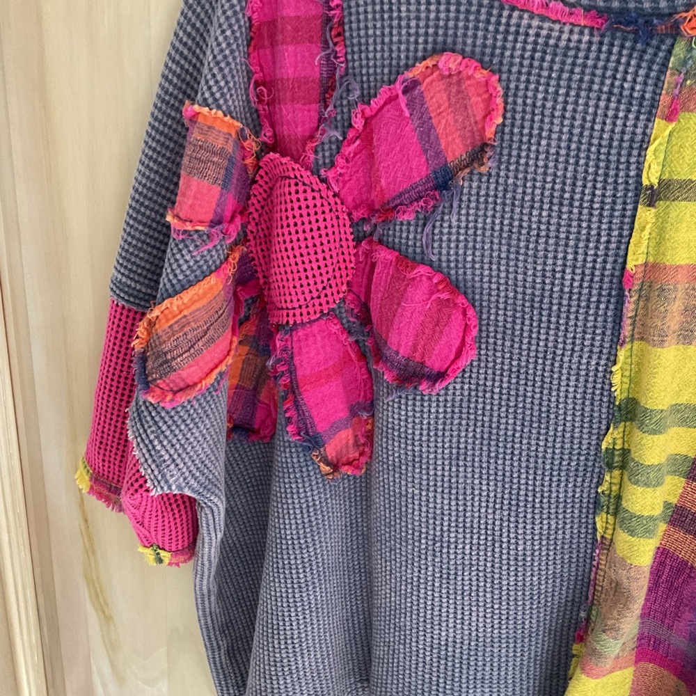 Oli & Hali Patchwork Lightly Distressed Daisy Kni… - image 2